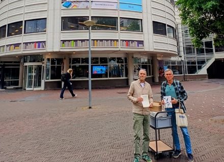 overhandigen natura's bij bibliotheek