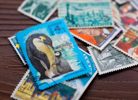 postzegel met oa een keizerspinguïn